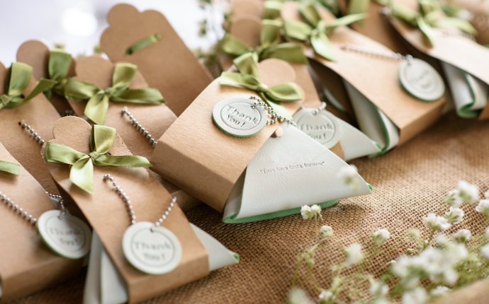 Spring Wedding Guests Favors | Wedding Planning Blog